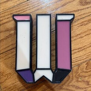 Ashland Multicolor Decorative Letter W